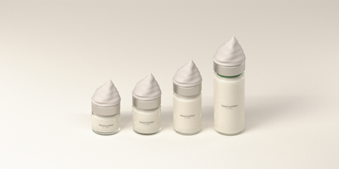Las capacidades del Body Cream en vidrio, en foto de estudio
